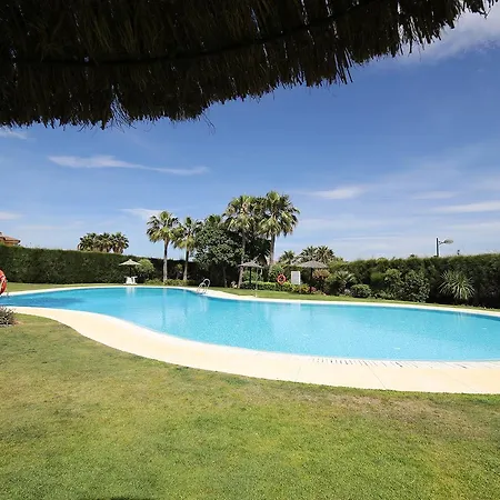 Jardines De Nueva Galera Cozy Penthouse شقة إِستيبونا